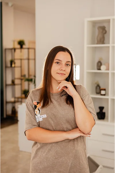 Руслана — топ майстер манікюру та педикюру